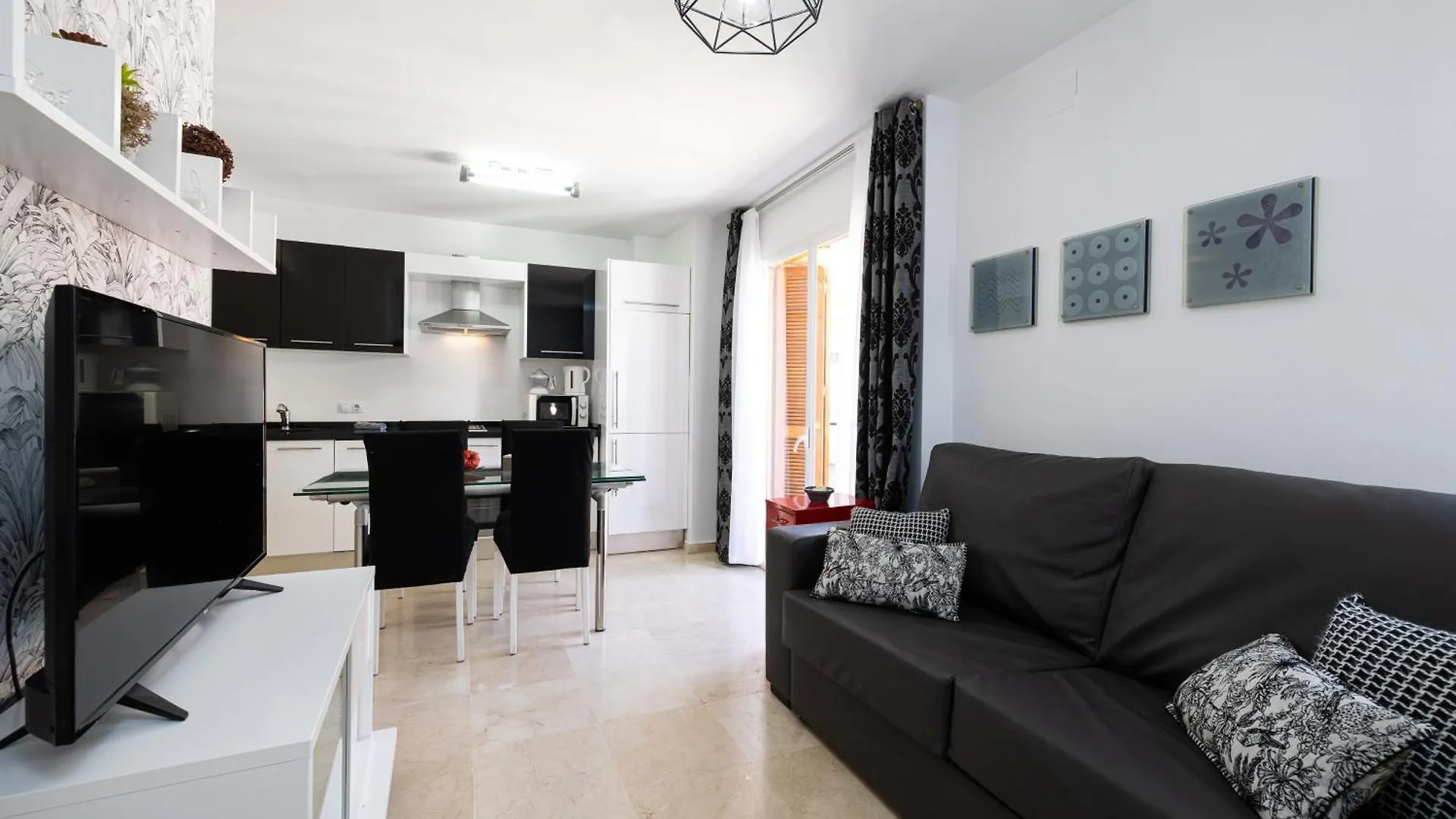Holidays2Malaga Ancha Del Carmen Aacc, Lift, Wifi 0*,  Espagne