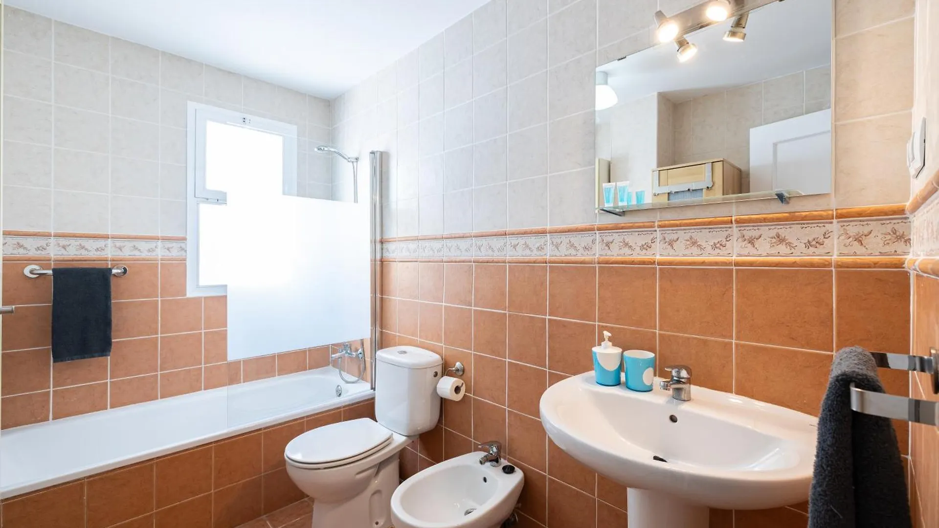 Appartement Holidays2Malaga Ancha Del Carmen Aacc, Lift, Wifi